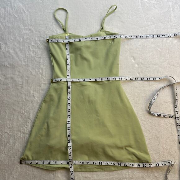 Alo Yoga Alosoft Courtside Tennis Dress Iced Green Tea Size XS EUC Extra Small - Picture 8 of 16
